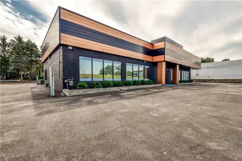 Renovated Retail/Office Building For Lease