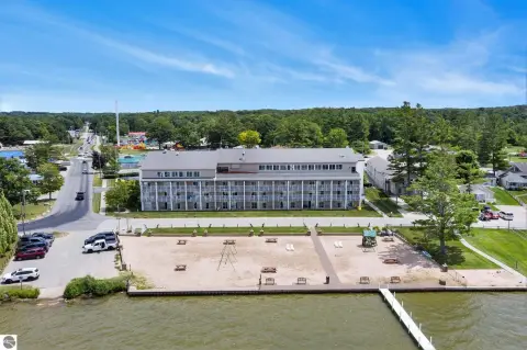 Waterfront Resort Near Silver Lake Dunes