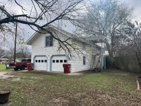 Multi-Unit Property in Clarksville, TX