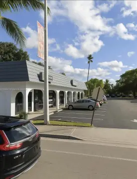 Retail Space in Busy Center