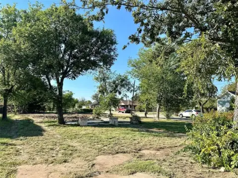 Corner Lot in Coleman, TX