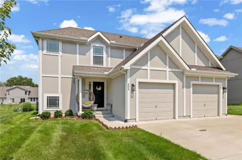 Duplex With Unfinished Lower Level