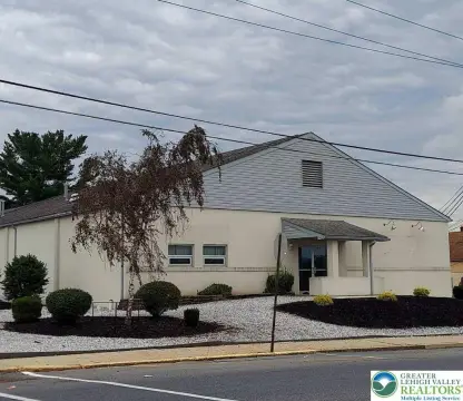 Leased Specialty Commercial Property