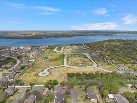 Residential Land in Westlake, Woodway