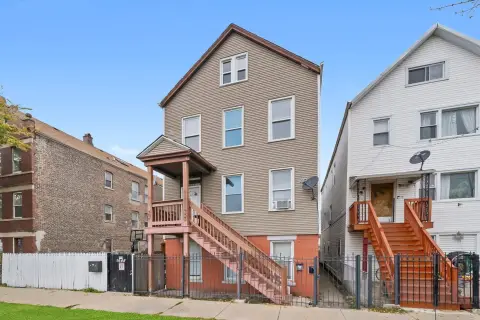 Chicago Triplex Near Davis Square