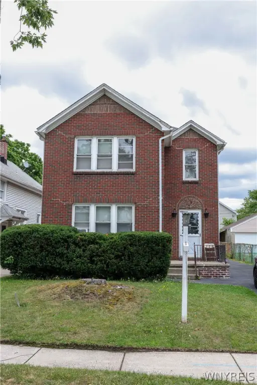 43 Hawthorne Ave, Kenmore, NY 14223