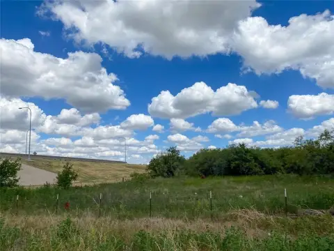 8 Acres on Chisholm Trail