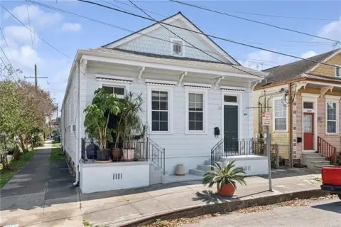 Shotgun Triplex in Fairgrounds Neighborhood
