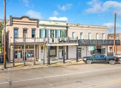 Historic Independence Duplex on Two Lots