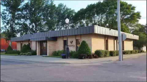 Versatile Commercial Building in Elrosa