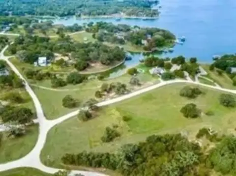 Lake View Lot in Streetman