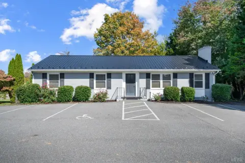 Renovated Office with Apartment