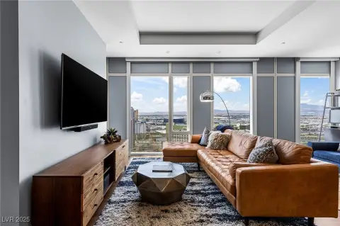 Las Vegas High-Rise Strip Views