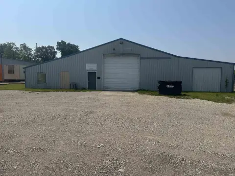 Versatile Commercial Space in Elkhart
