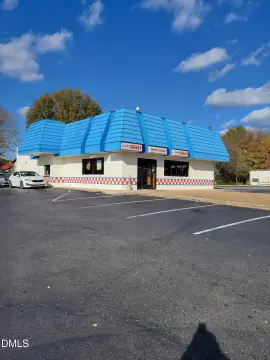Corner Restaurant with Updated Systems