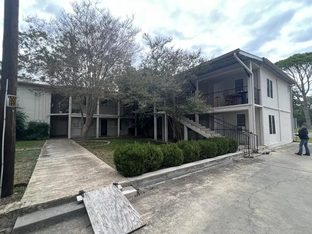 Picture 3