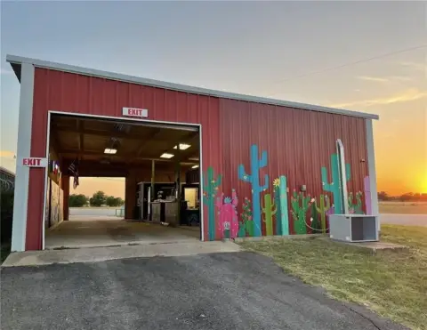 Drive-Through Beverage Barn For Sale