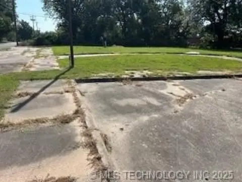 Commercial Land in Muskogee, OK