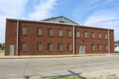 Waynoka School Gymnasium For Sale