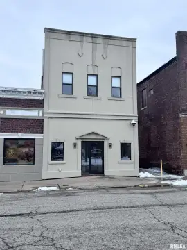 Macomb Mixed-Use Building For Sale