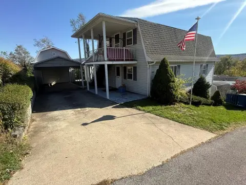 Multi-Unit Home with Flexible Options