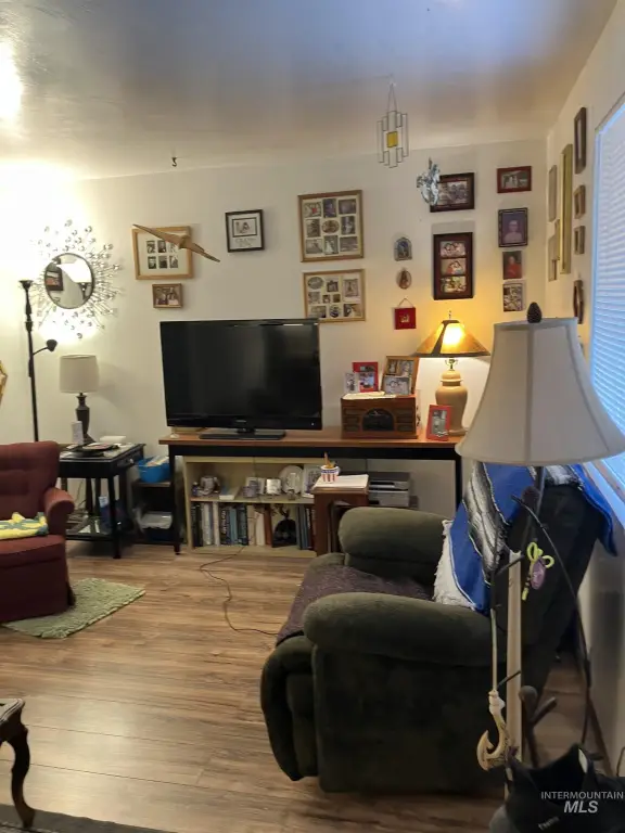 Picture 8