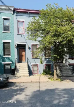 Duplex with Garden Apartment