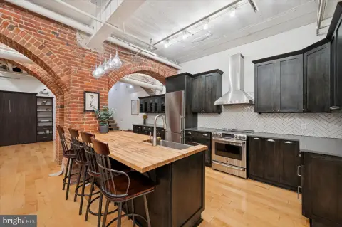 Bi-Level Residence in Old City