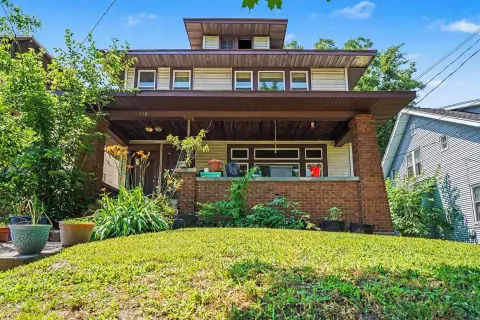 Up/Down Duplex with Hardwood Floors