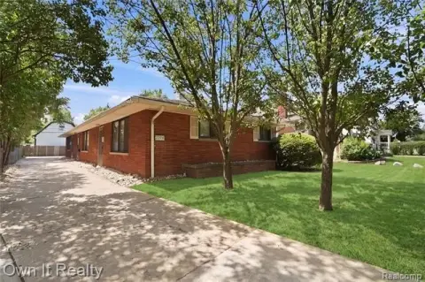 Ranch-Style Triplex with Central Air