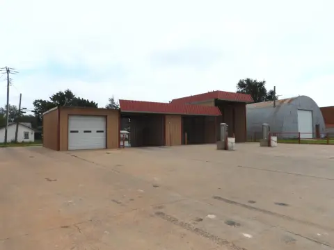 Income-Producing Car Wash in Shattuck