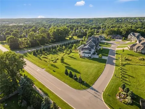Residential Corner Lot in Eagan