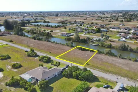 Waterfront Lot in Cape Coral