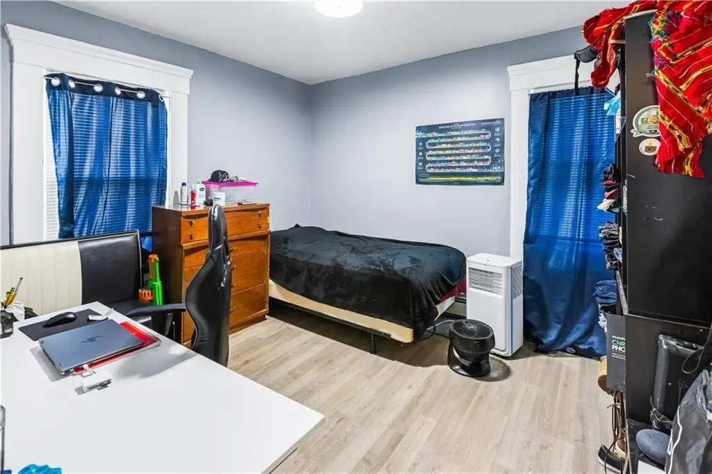 Picture 12