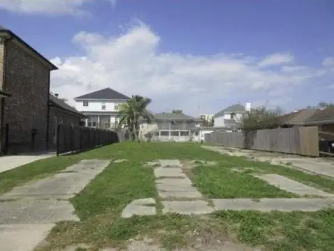Vacant Land in Lakeview