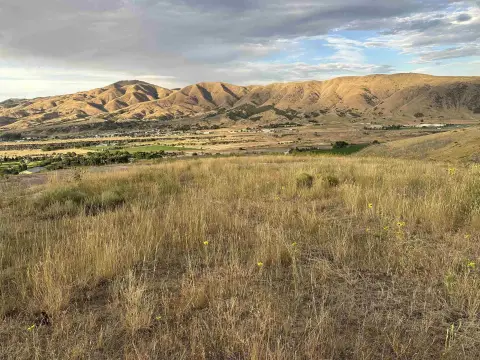 Pocatello Land with Mountain Views