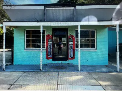 Mixed-Use Building in Hawthorne, FL