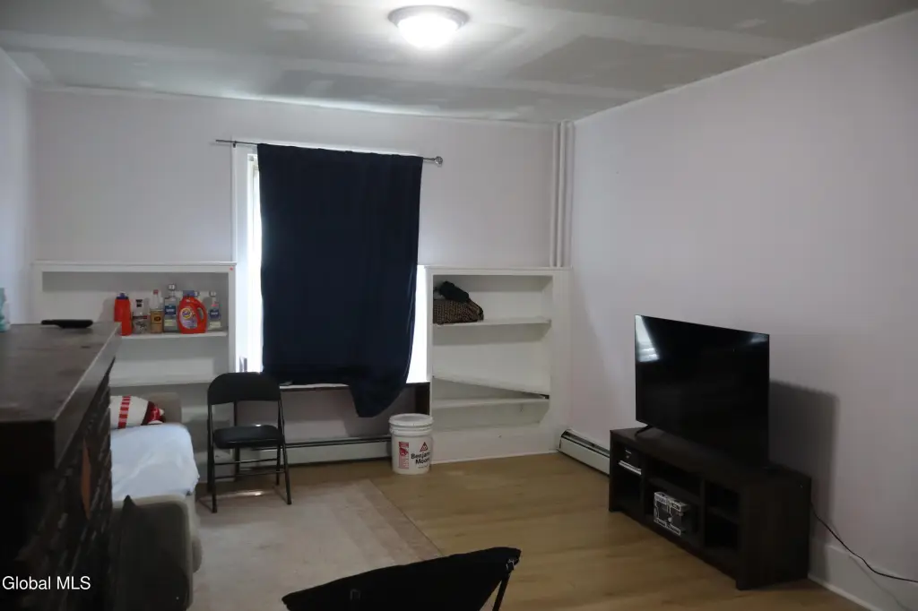 Picture 4