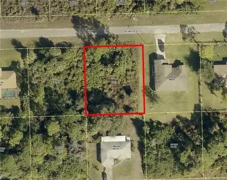 Residential Land in Fort Myers