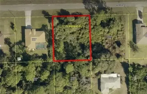 Residential Land in Fort Myers