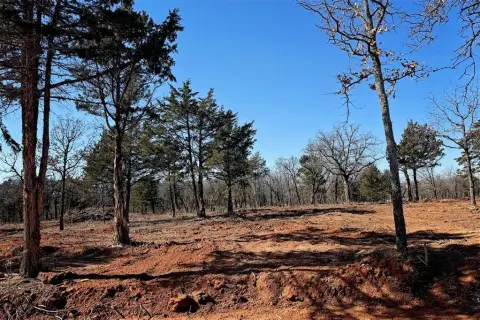 Residential Land in Guthrie, OK