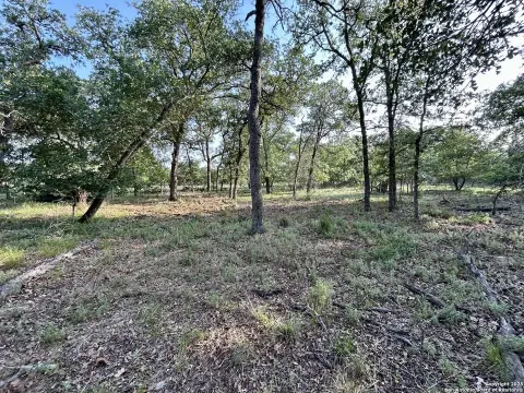 Unrestricted Land in La Vernia