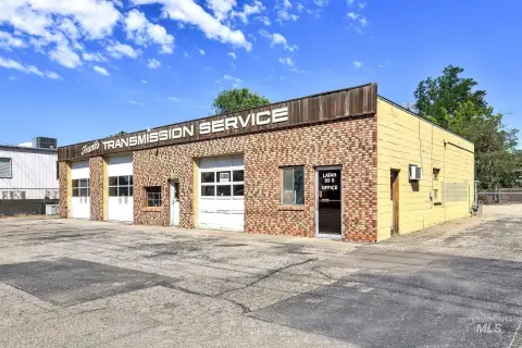 Boise Automotive Building with MX-1 Zoning