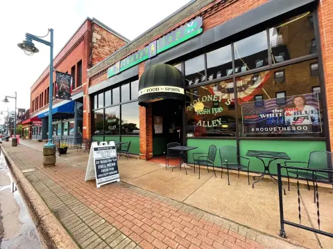 Iconic Bar and Restaurant Opportunity