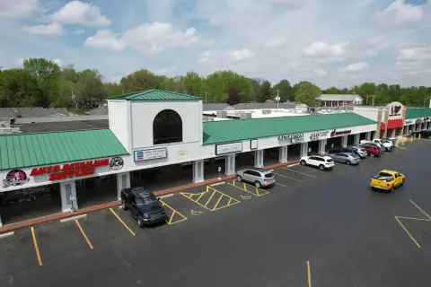 Retail Space in Parkcrest Center