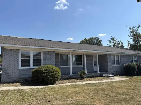 Versatile Commercial Property Near I-26