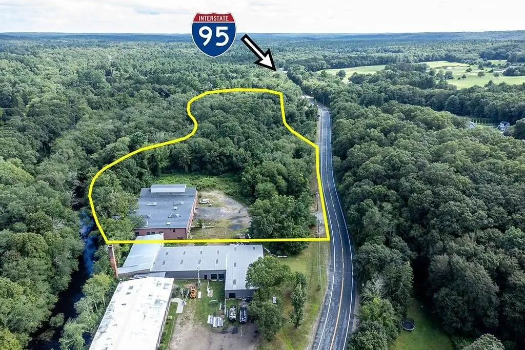 49 Mechanic St, Hopkinton, RI 02832