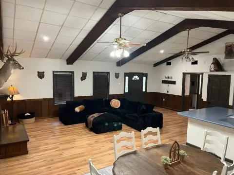 Turnkey Hunting Tract with Home