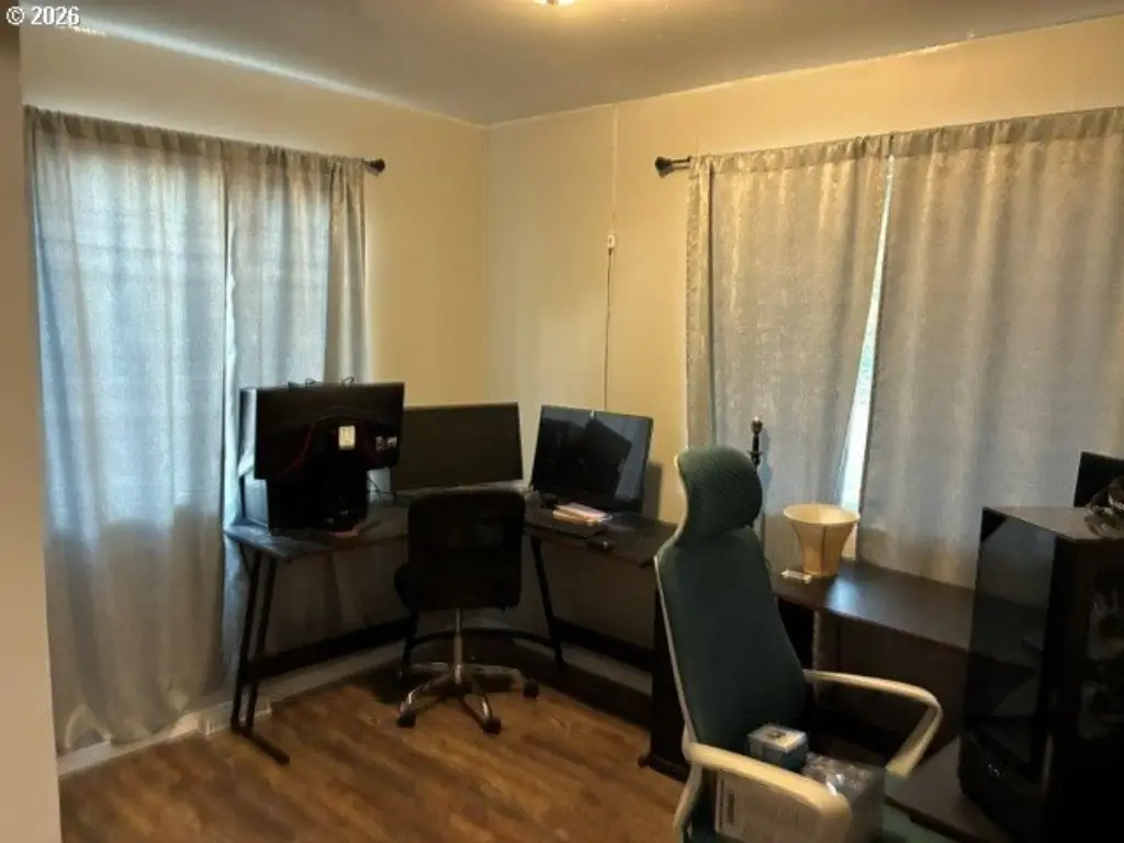 Picture 4