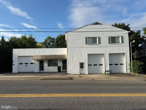 Mixed-Use Property with Garage